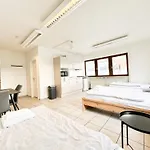 Homestay Modern Living Karlsbad