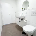 Modern Living Homestay *